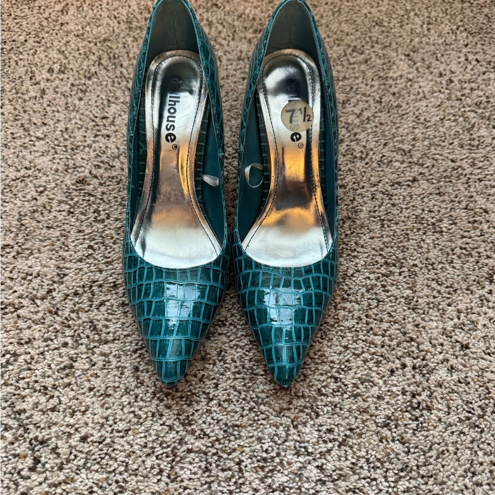 Dollhouse Teal Croc-Embossed Pointed-Toe Stilettos